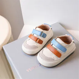 First Walkers Spring Baby Shoes for Boy in pelle per bambini Scarpe casual Casual Sole Sole da tennis Sneaker da tennis 230314