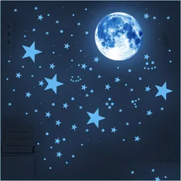 Naklejki ścienne świecą w ciemnych gwiazdach na sufit fluorescencyjny księżyc naklejki dla dzieci sypialnia dekoracja dzieci dziecięce salon 220607 dhjke