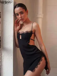 الفساتين غير الرسمية Klalien أزياء مثير جوفاء خارج الرسن الدانتيل الأسود Up Slim Mini Dress Women Summer New Casual Street Beach Bodycon Dresses W0315