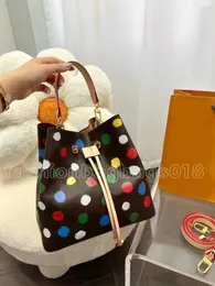 M46394 Saco de balde YK NOE para designer feminino 3D Paint Pontos coloridos Bolsas de fechamento de cordão de tração Monogramas Bolsa de luxo de luxo Artista de ombro de ombro