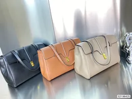 حقيبة كبيرة من مصمم السعة مصممة للنساء حقيبة الكتف الفاخرة حقيبة يد معدنية تصميم حقيبة تسوق محفظة 2023 حقيبة كروسودي