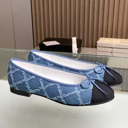 Classic Flat Heels Dress Shoes Dance Ballet Shoe Slip On Loafer With Bowtie Designer Denim Espadrilles Ladie Sandals Quilted Texture Slipper Leisure Mule Soft Slide