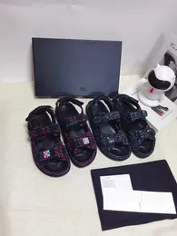 2023 nya kvinnors pappa Sandaler pump Aria slingback skor presenteras i svart mesh med kristaller glittrande motiv Bakspänne stängning Storlek 35-42