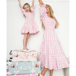 Family Matching Outfits Mom Daughter Matching Dresses Pink Floral Puff Sleeves Summer Dress for Girls Women Square Collar Kids Princess Dresses Clothing 230316