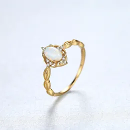 Ny vintage palatsstil Opal S925 Silver Ring Light Luxury Plated 18k Gold Fashion Women Ring Designer Utsökta smyckespresent