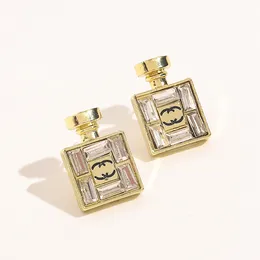 Luksusowe projektanty naszyjniki stadninowe Charm Women Gold Perfume Butelka Geometryczna Naszyjnik Koło