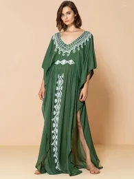 تغطية الشاطئ للسباحة للسيدات في التطريز الصيف الأنيق Maxi Dresses Bohemian Green Black Kaftans for Women Holiday Bathing Suits