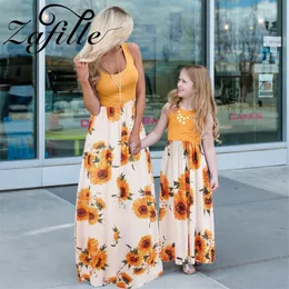 Family Matching Outfits ZAFILLE Patchwork Mom And Daughter Same Clothes Sunflowers Printed Dress Family Matching Outfits Summer Mother Kids Dresses 230316