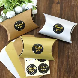 Opakowanie na prezent 6pcs/Set Creative Wedding Candy Box Gold and Srebrny Kraft Paper Pillow Set z pozłacanymi naklejkami DIY Party