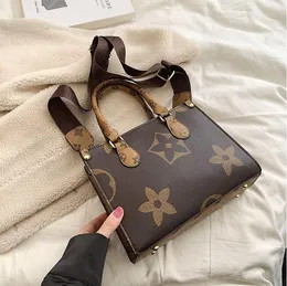 TOP Lüks tasarım çanta moda çok yönlü Tote El çantaları küçük çanta Tek Omuz Messenger Çanta