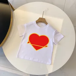 skjorta barn designer t shirt barn t-shirt småbarn tee barnkläder pojkar flickor kort ärm sommar baby skjorta svarta vita bokstäver hjärtformade 8 stilar