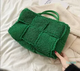 Designer-Luxury Bottegss Venetss Arco Evening Bags online store Portable 2023 Women's Lamb Wool Woven Underarm Fashion Plush Large Capa With logo 3K58