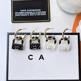 Lüks Bayan Çanta Küpe 18 k Altın Charm Küpe Siyah Beyaz Aşk Küpe Tasarımcı Takı Çift Aile Aksesuarları Premium Hediye Kutusu