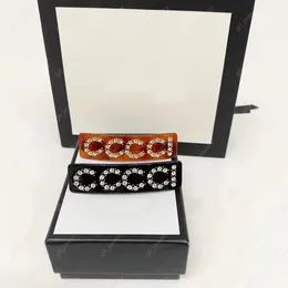 Fashion Resin Crystal Letters Cañas Barrettes Damas Diseñador de lujo Hairjewelry Tortoiseshell Black Opcional Alta calidad con caja