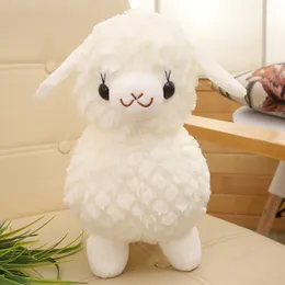 Yeni Beyaz Alpaca Peluş Oyuncaklar Yumuşak Alpaca Bebeği Bir Doğum Günü Hediyesi Sunuyor