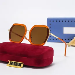 Gafas de sol de color mixto Diseñador de lentes de lujo de lujo de lujo Fiesta de verano Casco Sun Glass Full Marco completo Letras de oro Adumbral