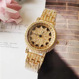 2019 Mens Luxe Designer Watches Men Women Women Fashion Diamond Watch Lady High Quality Dia Tag Watches265A