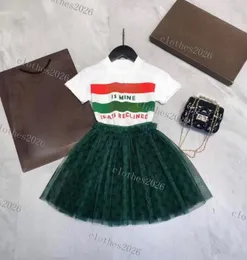 Luxuriöse Designer-Kleidungssets für Kinder, T-Shirts, kurze Hosen, modische britische Modemarke, Sommer-Kinderschätze, Mädchen-Baumwoll-T-Shirts, modischer Gazerock, 3A-Qualität