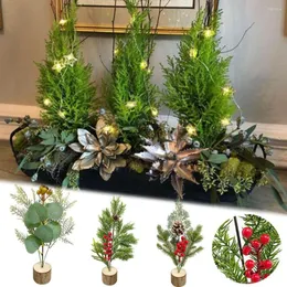 Dekorative Blumen, Geschenk, Holzsockel, Blumenarrangement, Hochzeit, Ornament, grüne Blätter, künstliche Pflanze, Tannenzweige, Weihnachten, rote Beeren