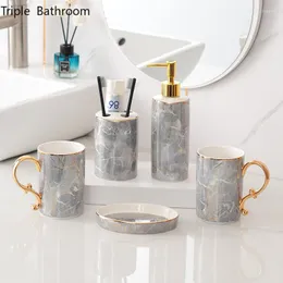 Badtillbehör Set Light Luxury Ceramics Five Piece Gift Home Tandborstehållare Tandmugg tvålskål flytande dispenser badrum toalettartiklar