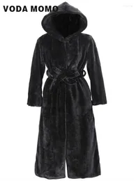 Kvinnors päls höst vinter varma jacka mode furcoats med bälte kvinna avslappnad lös faux överrock lång huva minkrockar