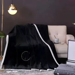 Tasarımcı Battaniye Siyah ve Beyaz Zarif Klimalı Araba Banyosu Havlusu Yumuşak Kış Polar Şallı Toptan