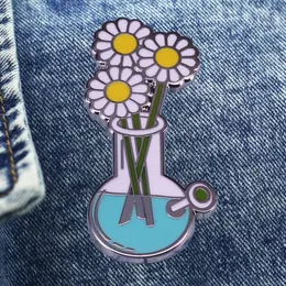 Brooches Lovely Daisy Vase Brooch Metal Enamel Lapel Badge Collect Denim Jacket Backpack Pin Decoration Given Friends And Fans Gifts