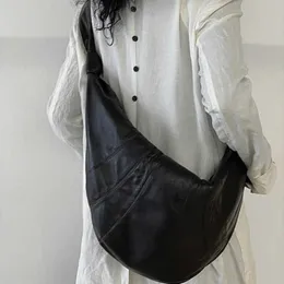 حشد صغير تصميم حقيبة Oxhorn eulogy للنساء 2023 جديدة الأزياء الطراز الفرنسي النمط على غرار الكتف