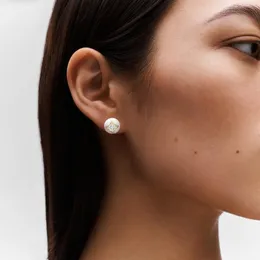 Designer Luxurys Orecchini Love Ear Stud per marchi da donna Fiori semplici Orecchini da donna con diamanti scintillanti in oro