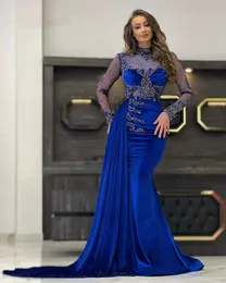 Royal Blue Dubai Evening Dresses 2023 Sheer Neck långa ärmar med pärlor plus storlek prom party klänningar vestidos de mujer 322