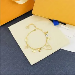 2023 Classic Charme Armband 18K Gold Blumenleder Accessoires Armband Frauen Hochzeit Muttertag Schmuck Frauengeschenke