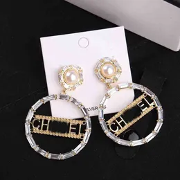 Projektantki kolczyki stadninowe Złote srebrne kolczyki dla kobiet marka mody litera geometryczna duży koło kolczyka kryształowy dhinestone biżuteria ślubna
