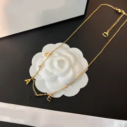 Designer Fashion Necklace Catena di girocollo Sier Sier Gold in acciaio inossidabile Lettera a sospensione Collane per le donne gioielli