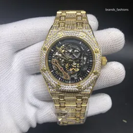 Gold Iced Cz Diamond Fashion Watch Automatisk mekanisk klocka skelett ihålig utring guldhand inlagd diamant rostfritt stål klocka