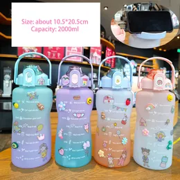 Бутылки с водой Ycontime Sport Water Bottle 2 -литровые портативные бутылки с большими возможностями с соломенной масштабом, замороженным для открытого путешествия по тренажерному залу 230320