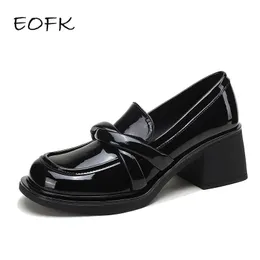 Kleidungsschuhe eofk Frauen Pumpen Slipper Square Ferse Lackared Concise Office Ladies Lacked Black Water of 230320