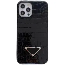 Luxury Top Designer Telefonfodral för iPhone 14 Pro Max 13 12 Mini X XR XS Max 8 7Plus Fashion Metal Namnplatta Protect Case P Brand Back Cover Shell