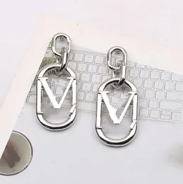 2 färg Mode Lyx Märke Bokstäver Dangle Stud Geometriska Kända Kvinnor Tofsar 18K Guldpläterade 925 Silver Örhänge Bröllopsfest Smycken