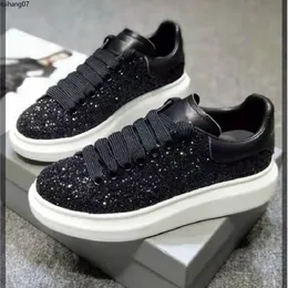 Moda Uomo Scarpa Designer Donna Pelle Piattaforma stringata Suola oversize Sneakers Bianco Nero uomo donna Lusso velluto scamosciato Scarpe casual 35-45 MJKNxzJ rh7000004