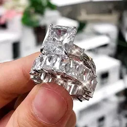 2023 Trendy 2pcs/مجموعة خواتم للنساء مجموعة زفاف أزياء الخواتم مجموعة Crystal Square Cz Promise إلى الخالد المجوهرات