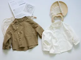 Koszule dla dzieci w stylu koreańskich chłopców bawełniane koszule lniane czysty kolor luźne topy ubrania dla dzieci szykowne rękawy koszule 230321