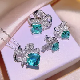 Bling Shining Green Stone Diamond Ohrringe für Frauen Bowknot Designer CZ Zirkon Schmetterling Ohrring Ohrringe Halskette Schmuck Schmuck
