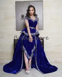 Karakou Algerien Blaues Samt-Abendkleid mit Überrock-Schleppe-Stickerei, kurzen Ärmeln, Abaya-Abschlussballkleider, formelle Anlässe, Türkei-Party, Dubai-Abaya-Kleider 2023