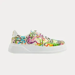 Topp Tjock sula Fritidsskor Hög kvalitet Designer Dam Lyx Läder Graffititryck Vattentät plattform löparsko Sneakers