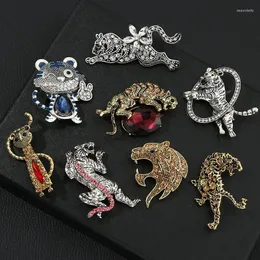 Brooches Cute Rhinestone Tiger Brooch Pins 2023 Zodiac Animal For Women Men Child Jewelry Friends Gift