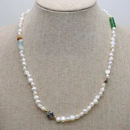 Kedjor Natural Stone Necklace ispedd sötvatten oregelbunden platt pärla elegant för charm flickor fest gåva