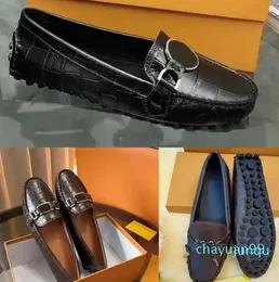 Men clássico sapatos de vestido sapatos de grife de couro de cinto de cinto de fivela de fivela de fivela do homem casual sandálias casuais lady metal caseiro