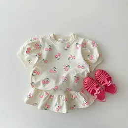 Completi di abbigliamento Abiti estivi per bambini Stile dolce Neonata Manica corta Top Mezza lunghezza Gonna corta Abito a due pezzi Sweet Cherry Girl Suit 230322