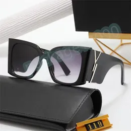 2023 الفراشة الفاخرة النظارات الشمسية مصممة نظارة شمسية للنساء نظارات العلامة التجارية للأشعة فوق البنفسجية للأزياء رسائل نظارة شمسية غير رسمية مع صندوق جيد جدا