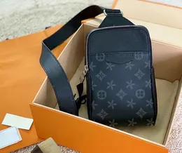 Kvällspåsar M30741 utomhus mode kvinnliga män designer väska handväska louvis korsar kropp lyx på att handväskor axel klassisk mönster äkta läder duffel koppling väska